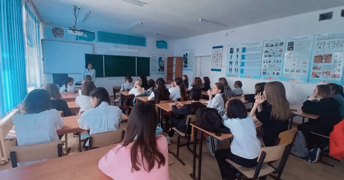 Порно қосылған эротиканың кәсіби портфолиосы Үлкен әйелдердің порнографиялық суреттерінің фотосуреттері